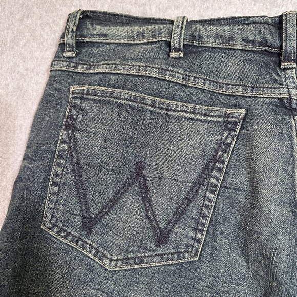 Wrangler Mens Jeans 38x30 Straight Fit Medium Wash - Picture 7 of 7